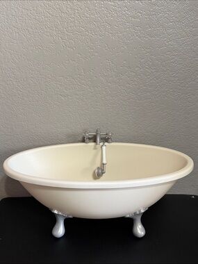 Retired American Girl 18 Inch Doll Clawfoot Bathtub